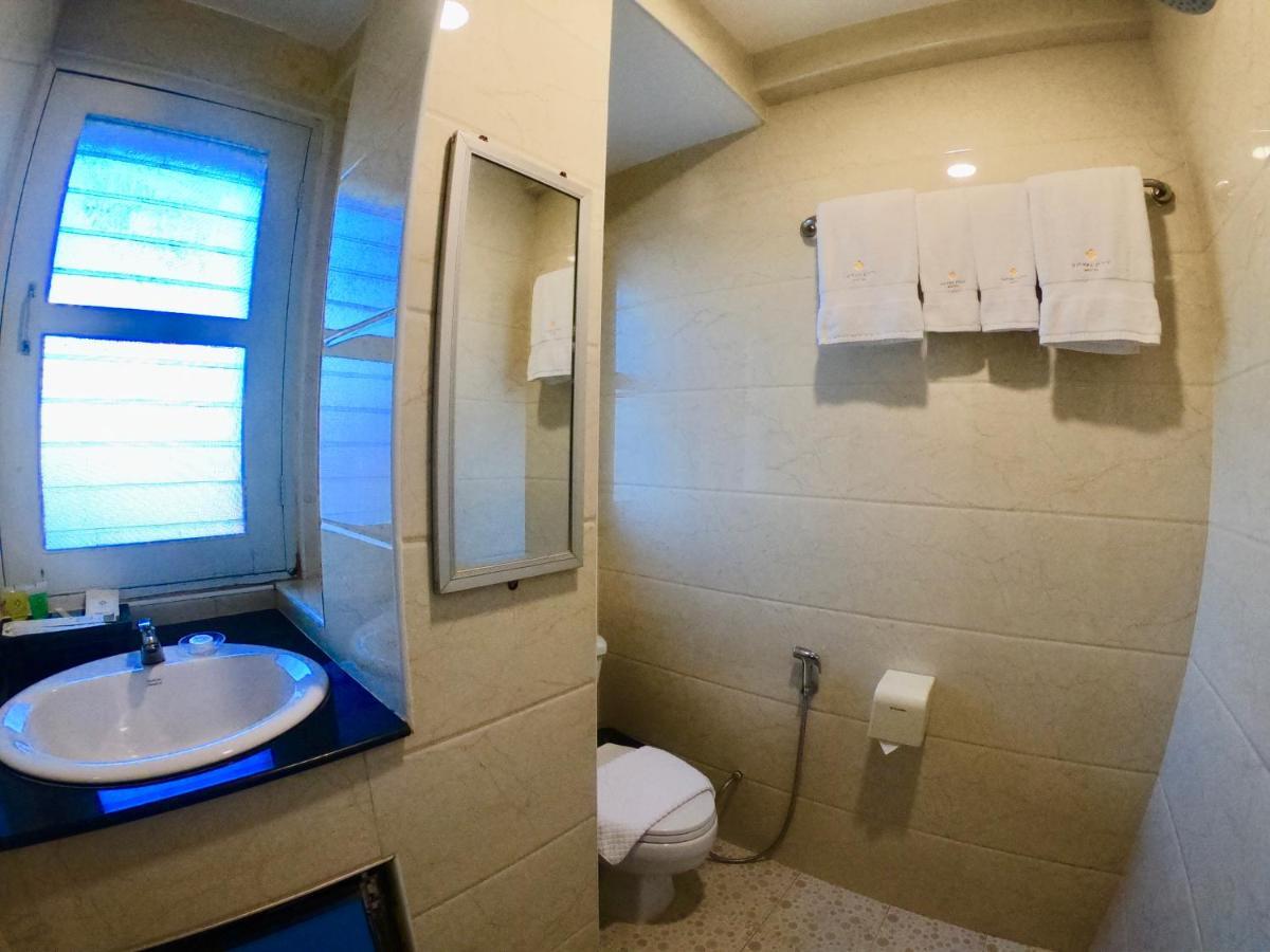 Royal City Hotel Mandalay Buitenkant foto